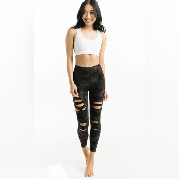 ZYIA Active Forest Camo Slashed Luxe Hi-Rise Leggings, Size 6-8 - Picture 2 of 11